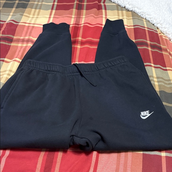 Nike Men's black joggers - Picture 2 of 4